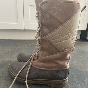 Clarks USA snow boot - khaki/olive.